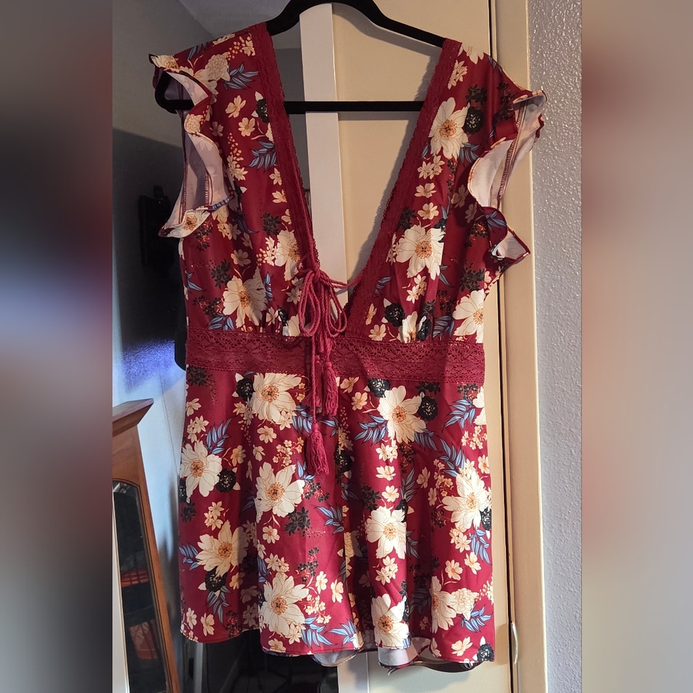 Floral Red Deep V Romper - Picture 2 of 3